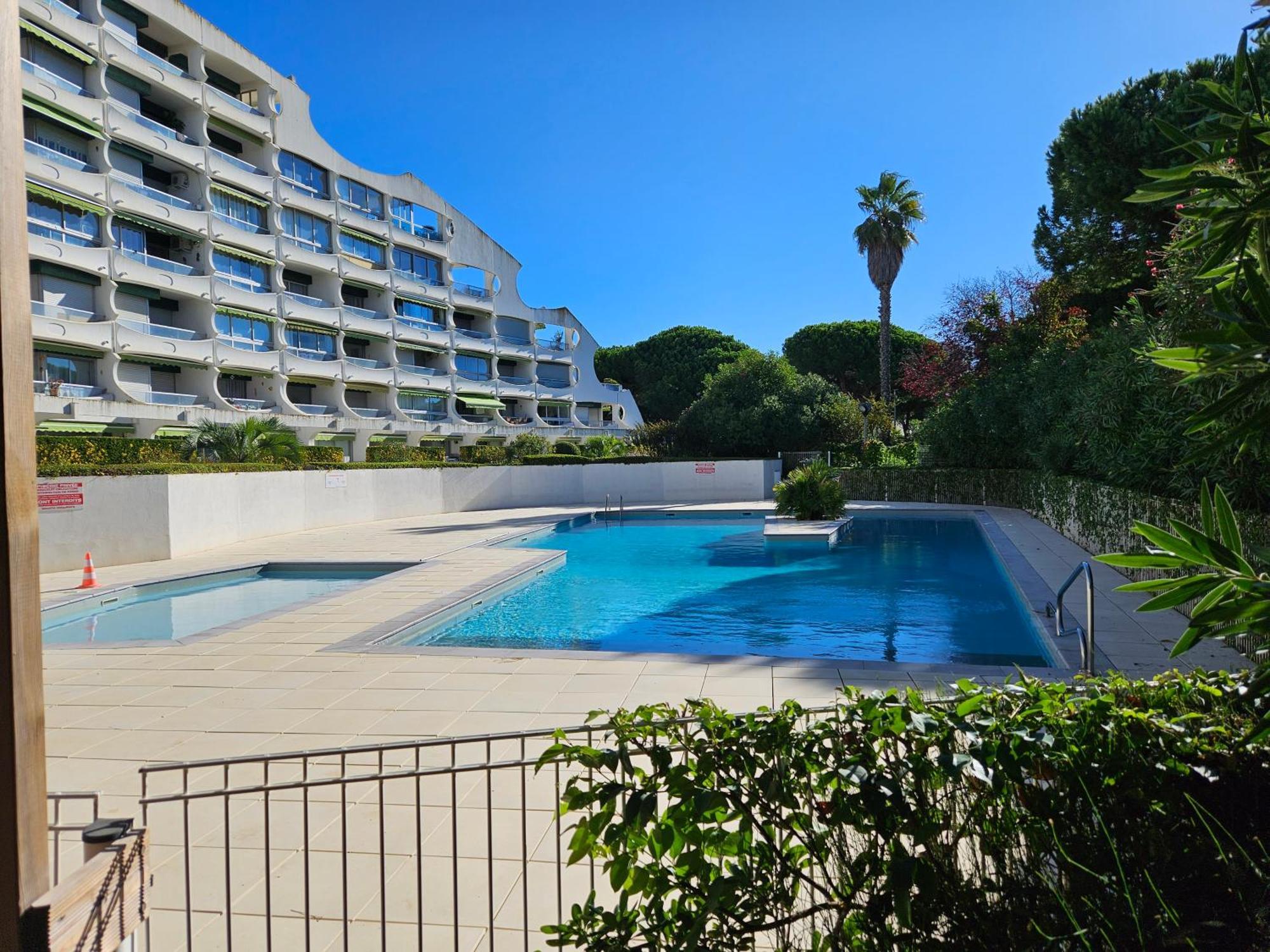Superbe T2 Tout Confort 3 Etoiles, Entierement Renove Avec Piscine, Parking, Clim, Wifi, Netflix La Grande Motte Bagian luar foto